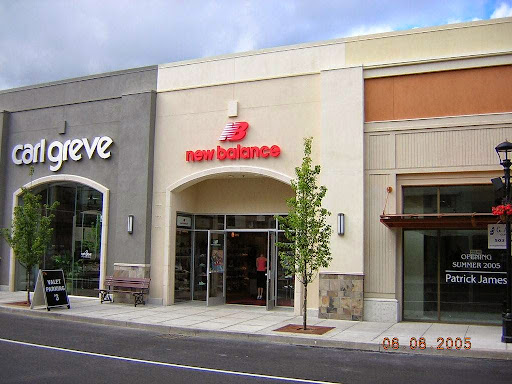 New Balance Portland, 7385 SW Bridgeport Rd, Tigard, OR 97224, USA, 