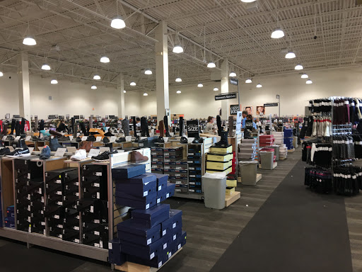 Shoe Store «DSW Designer Shoe Warehouse», reviews and photos, 10515 N Mopac Expy, Austin, TX 78759, USA