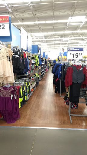 Department Store «Walmart Supercenter», reviews and photos, 260 Donald E Thurmond Pkwy, Cleveland, GA 30528, USA