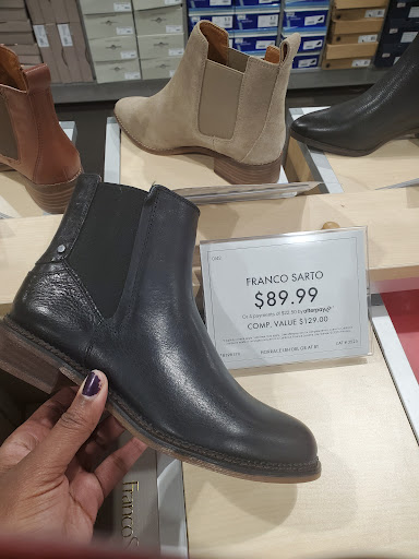 Shoe Store «DSW Designer Shoe Warehouse», reviews and photos, 3638 Welsh Rd, Willow Grove, PA 19090, USA