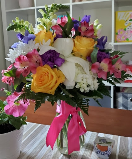Florist «Arjuna Florist & Design», reviews and photos, 78 Main Street, Brockport, NY 14420, USA