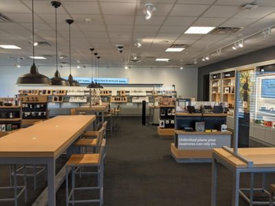 Cell Phone Store «Verizon», reviews and photos, 1201 Kings Hwy, Fairfield, CT 06824, USA