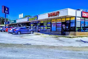 Donut Palace image