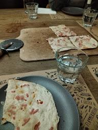 Photo n°83 de Flam's Lombards- Bar Et Restaurant De Flammekueche à Paris ()