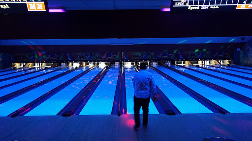 Bowling Alley «Luxury Lanes & Lounge Inc», reviews and photos, 600 E 9 Mile Rd, Ferndale, MI 48220, USA