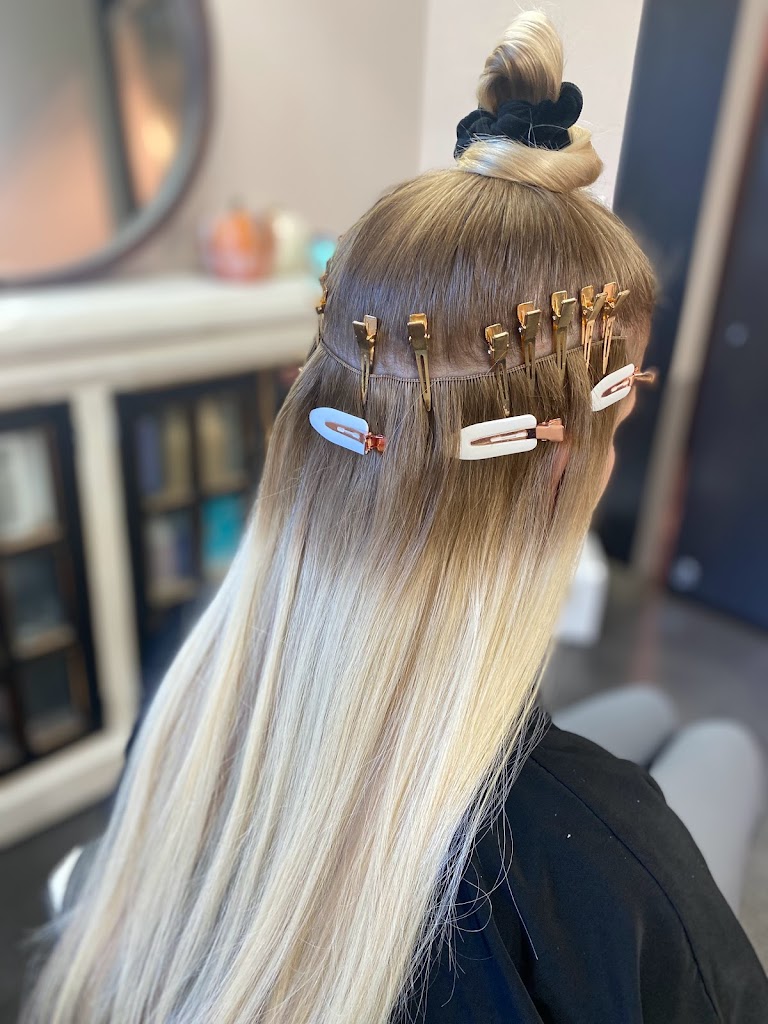 Painting the City Blonde 63105