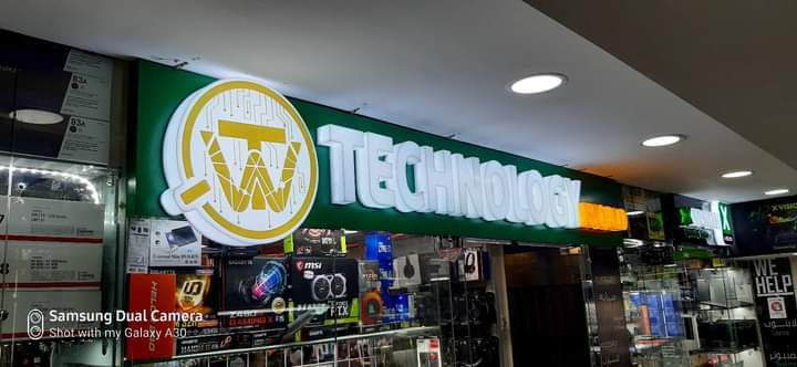 Technology world Computer store