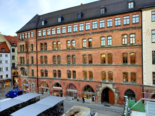 Möbel im Rathaus , Münchner Möbelschreinerei