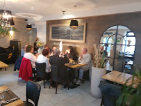 Atmosphère du Restaurant français RESTAURANT LES SENS... CIEL à Mantes-la-Jolie - n°7