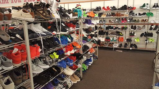 Clothing Store «Burlington Coat Factory», reviews and photos, 9321 Telegraph Rd, Redford Charter Twp, MI 48239, USA