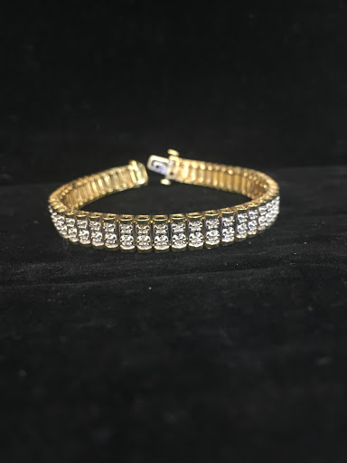 Jewelry Store «Saatchi Jewelry», reviews and photos, 4545 Austin Blvd, Island Park, NY 11558, USA