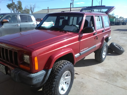 Auto Repair Shop «Discount Tire & Service of Greeley», reviews and photos, 120 18th St, Greeley, CO 80631, USA