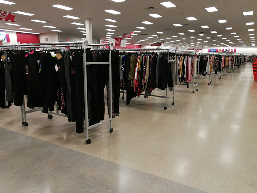 Clothing Store «Burlington Coat Factory», reviews and photos, 3350 Steelyard Dr, Cleveland, OH 44109, USA