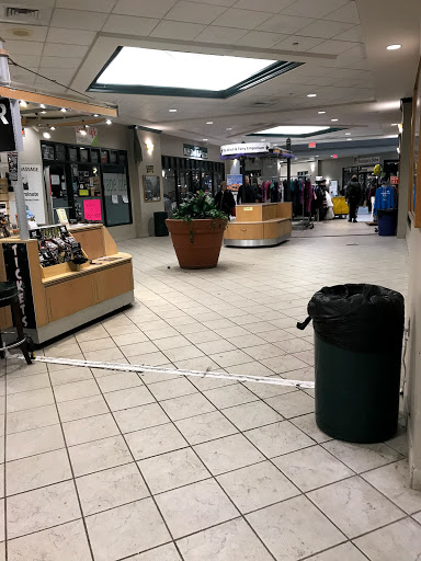 Shopping Mall «Museum Place Mall», reviews and photos, 1 Church St, Salem, MA 01970, USA