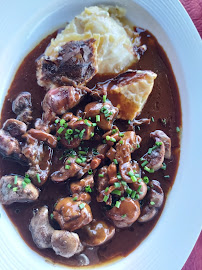 Coq au vin du Restaurant français La Terrasse du Beaujolais à Chiroubles - n°8