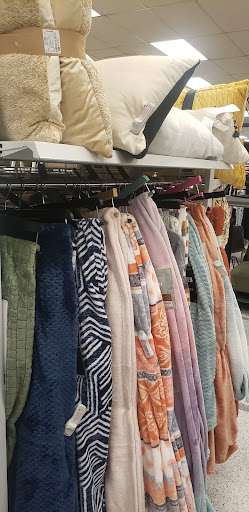 Clothing Store «Ross Dress for Less», reviews and photos, 2753 E Eastland Center Dr, West Covina, CA 91791, USA