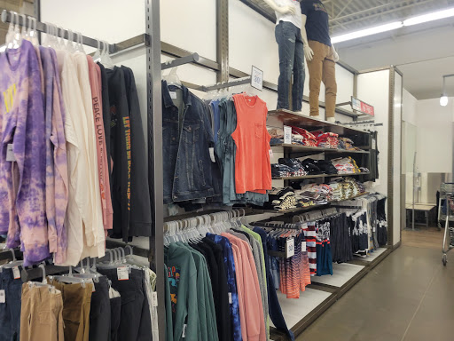 Clothing Store «Old Navy», reviews and photos, 14250 Clay Terrace Blvd, Carmel, IN 46032, USA