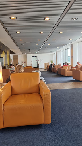 Lufthansa Senator Lounge B (Non-Schengen)
