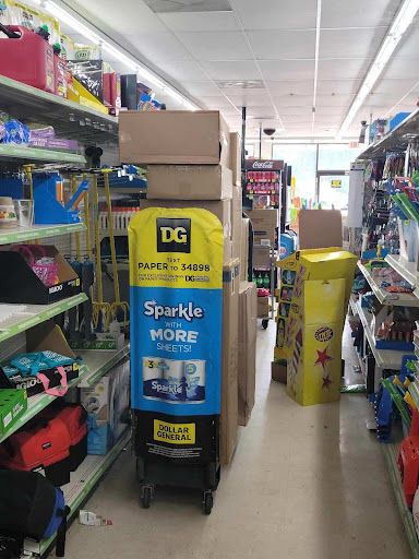 Discount Store «Dollar General», reviews and photos, 124 E Old Us Highway 74 76, Lake Waccamaw, NC 28450, USA