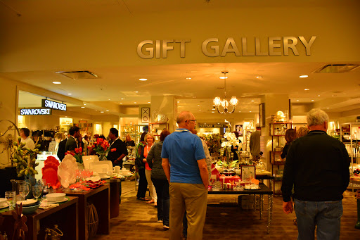 Jewelry Store «Borsheims Fine Jewelry», reviews and photos, 120 Regency Pkwy, Omaha, NE 68114, USA