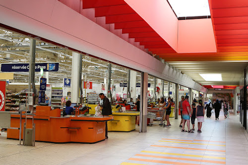 Centre commercial Carrefour Port de Bouc à Port-de-Bouc