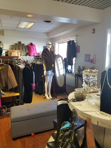 Consignment Shop «Brand Used Thrift And Consignment Shop», reviews and photos, 157 Dolson Ave, Middletown, NY 10940, USA