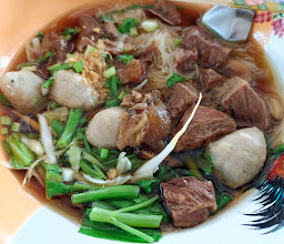 ก๋วยเตี๋ยวเนื้อมิตรมงคล photo