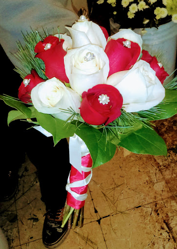 Florist «Corona Rose Flowers & Gifts», reviews and photos, 844 W 6th St, Corona, CA 92882, USA