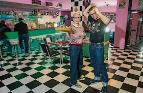 ROXY BAR & 50s Diner