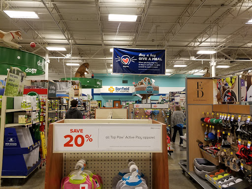 Pet Supply Store «PetSmart», reviews and photos, 170 Marketplace Blvd, Hamilton Township, NJ 08691, USA