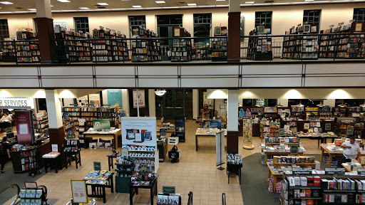 Barnes & Noble image