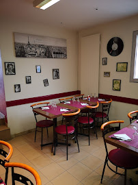 Atmosphère du Restaurant Le Grillon à Saint-Pierre-des-Corps - n°3
