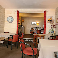 Atmosphère du Restaurant français Les Quatre Saisons à Rochefort - n°1