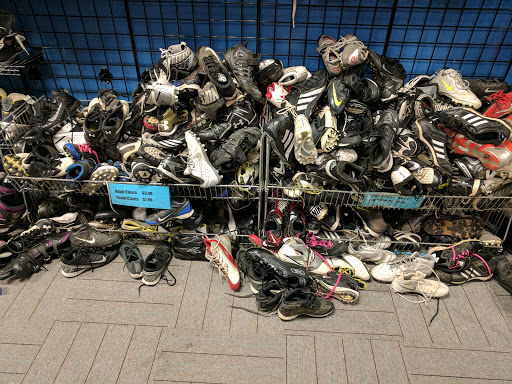 Sporting Goods Store «Play It Again Sports», reviews and photos, 411 Granite Run Dr, Lancaster, PA 17601, USA