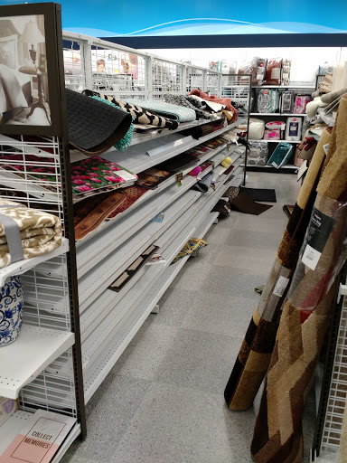 Clothing Store «Ross Dress for Less», reviews and photos, 1030 N Rengstorff Ave, Mountain View, CA 94043, USA