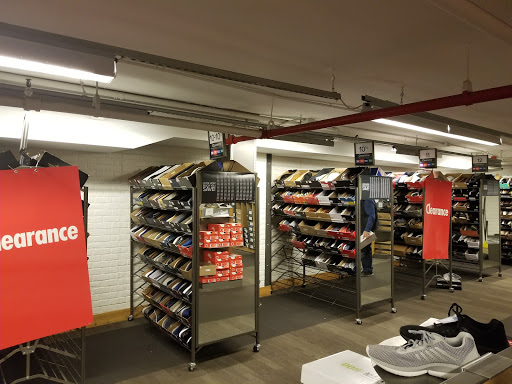 Shoe Store «DSW Designer Shoe Warehouse», reviews and photos, 2220 Broadway, New York, NY 10024, USA