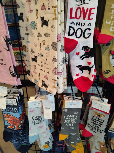 Pet Supply Store «Fetch Pet Supplies & Gifts», reviews and photos, 1332 E Republic Rd, Springfield, MO 65804, USA