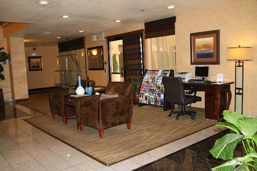 Hotel «Holiday Inn Express Union City», reviews and photos