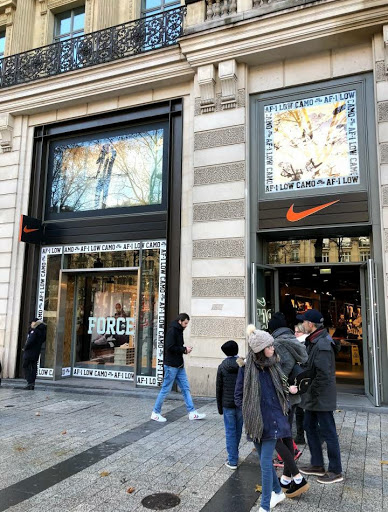 Stores to buy women's shirts Lyon