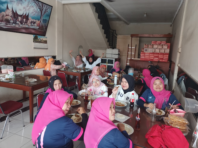 Restoran Padang Terkenal di Kabupaten Cianjur: Temukan Banyaknya Tempat Makan Terkenal!