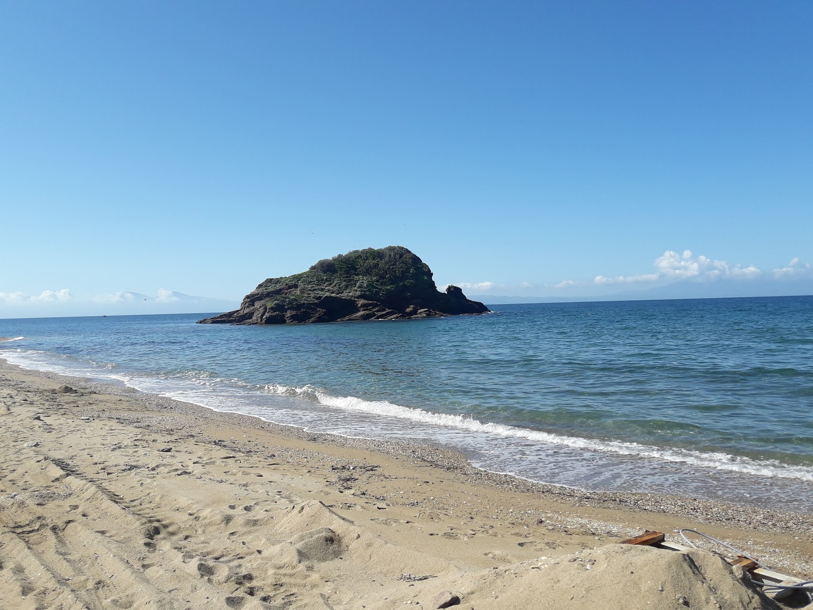 Φωτογραφία του Sukuralti beach II παροχές περιοχής