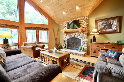 Real Estate Agency «JOLIN-LASIER GROUP | Coldwell Banker, Mulleady Inc. | Minocqua, WI Real Estate | NorthWI.property», reviews and photos, 8262 US-51, Minocqua, WI 54548, USA