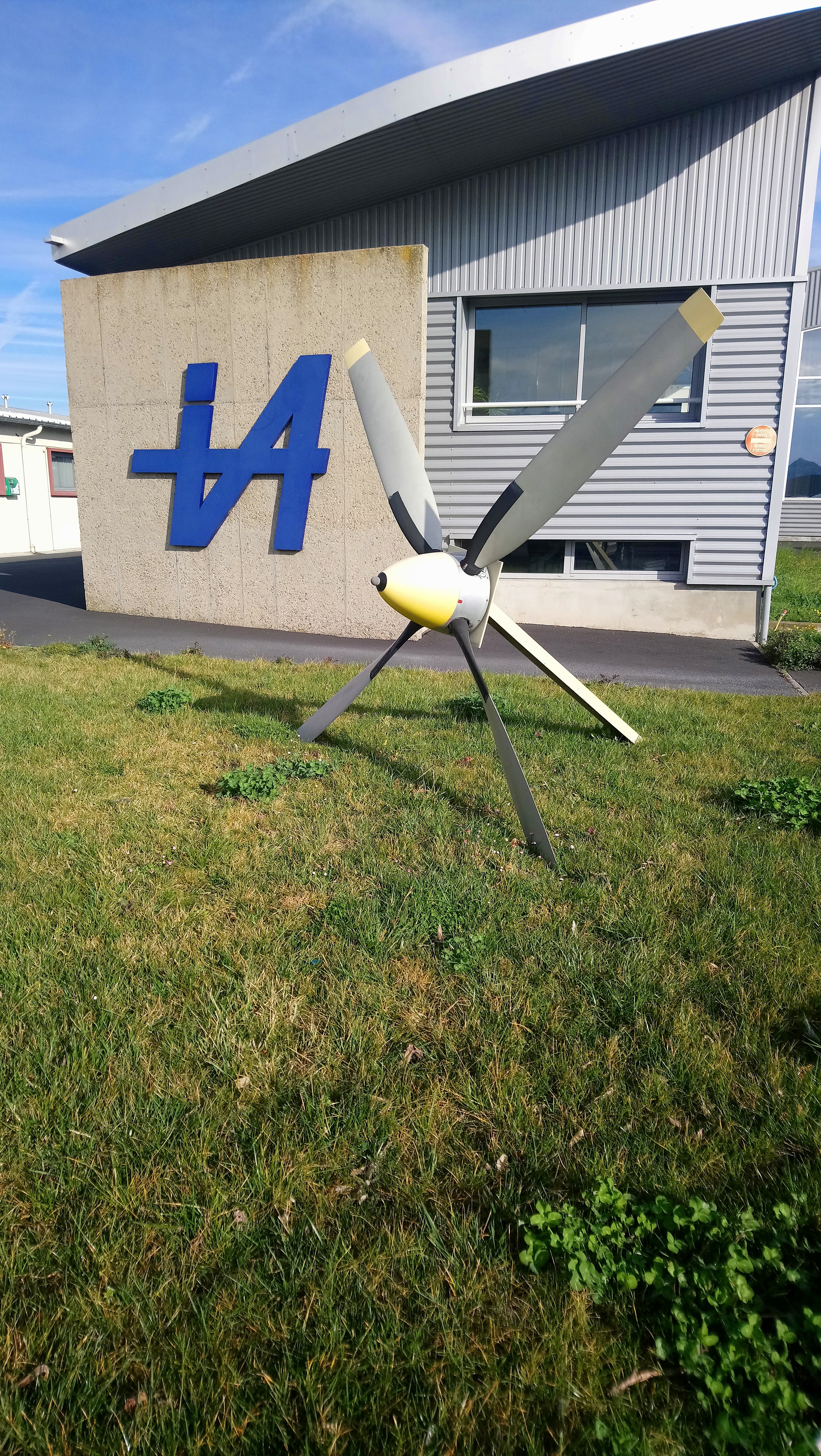 Photo n° 6 de l'avis de ALEKSEI.- fait le 12/03/2020 à 11:54