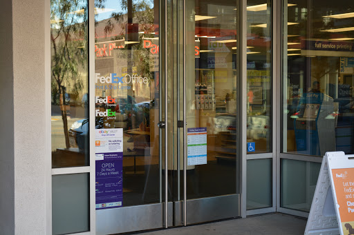 Print Shop «FedEx Office Print & Ship Center», reviews and photos, 13488 Maxella Ave Suite 300, Marina Del Rey, CA 90292, USA