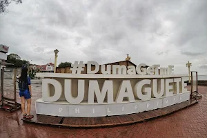 #DumaGeTmE Signage image