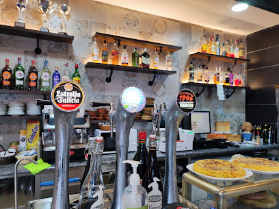 Bar Café El Encanto - C. de Zamora, 21, 28941 Fuenlabrada, Madrid, Spain