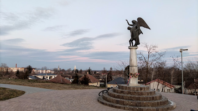 Értékelések erről a helyről: Kegyeleti Park, Mátészalka - Parkoló