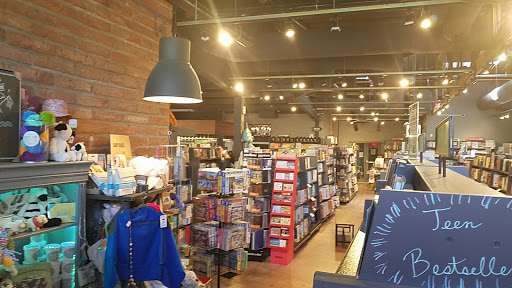 Book Store «Changing Hands Bookstore», reviews and photos, 300 W Camelback Rd, Phoenix, AZ 85013, USA