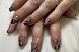 Vi Nails image