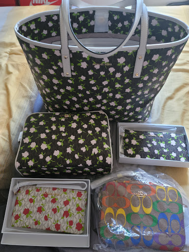 Fashion Accessories Store «Michael Kors», reviews and photos, 1650 Premium Outlet Blvd #1800, Aurora, IL 60502, USA